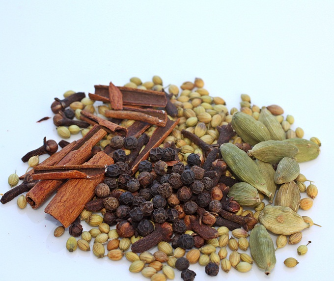 whole-garam-masala-1533274039-4119578